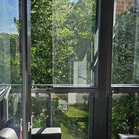 Good Location By The Easton