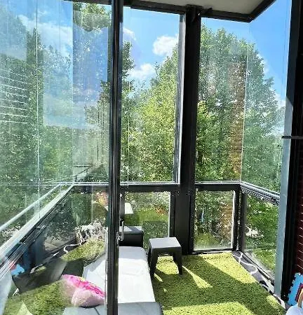 Good Location By The Easton