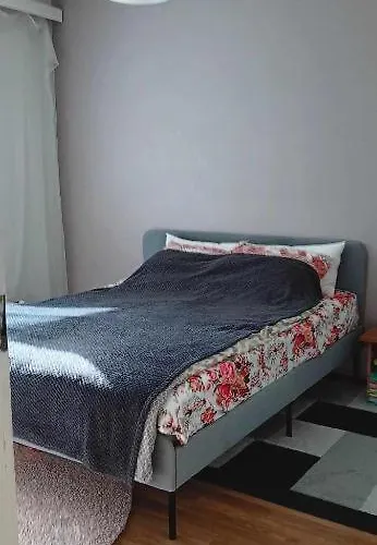 Good Location By The Easton *