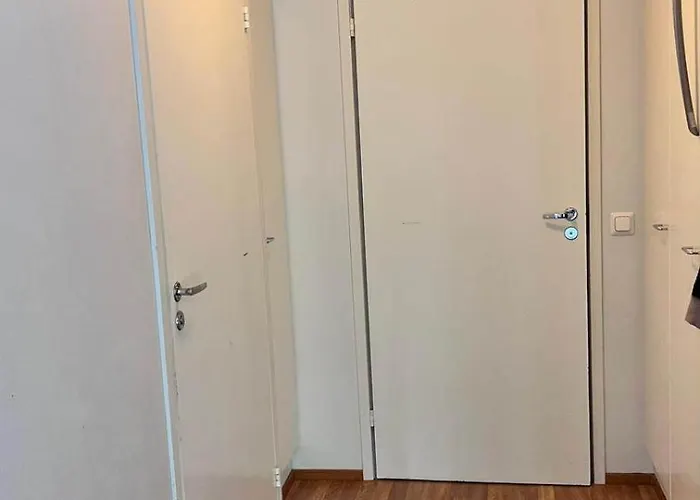 Good Location By The Easton