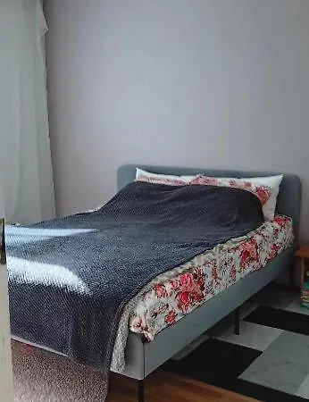 Good Location By The Easton *